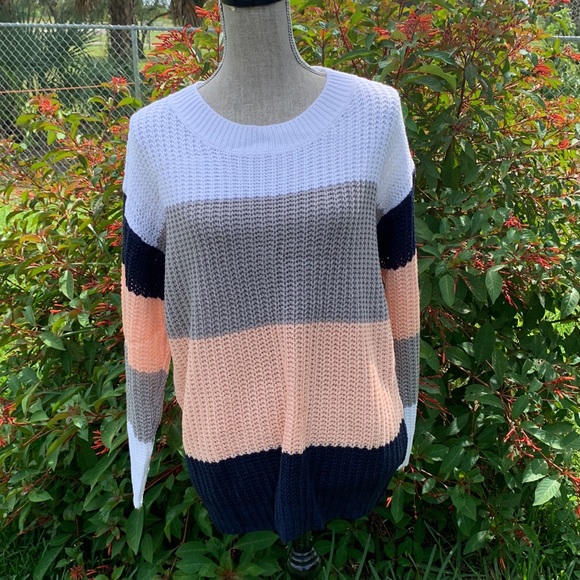 New Sweater! Great price! - Picture 6 of 8